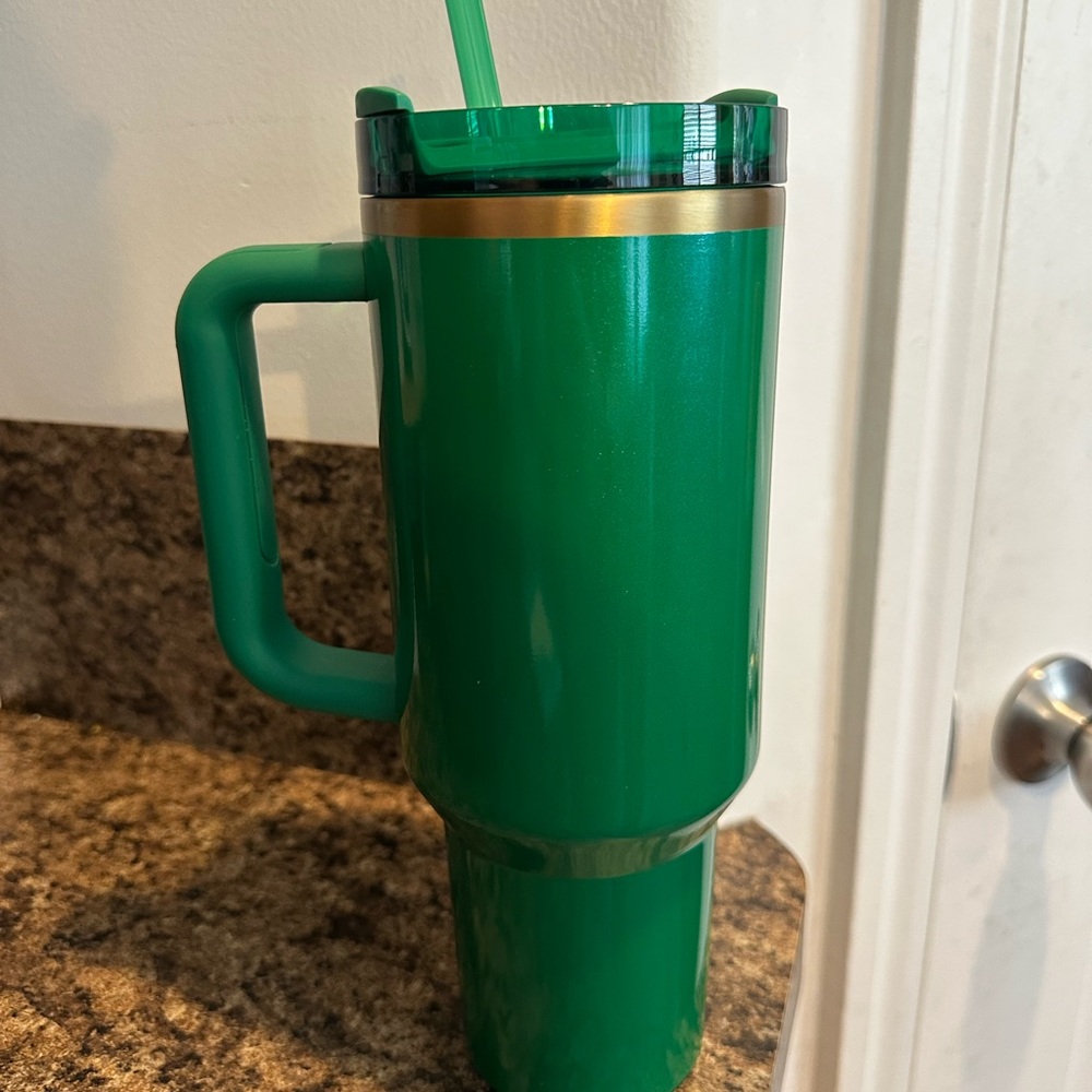 Stanley shamrock green 40oz - Picture 9 of 15